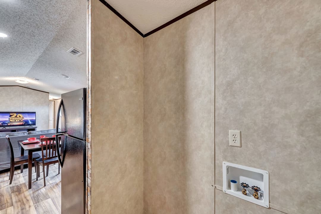 Select s-1264-22a interior home features