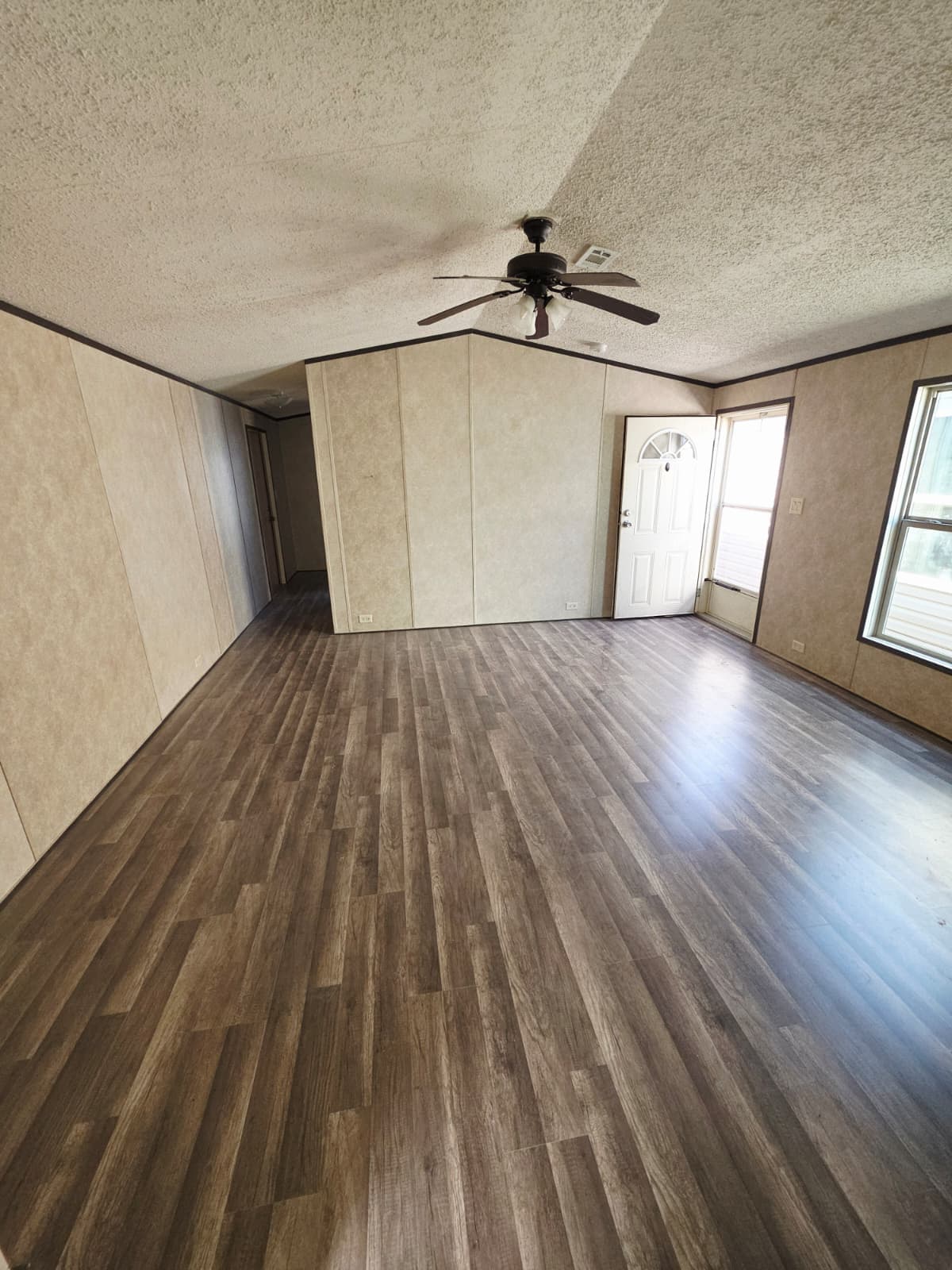 2019 legacy 1664-32c (pre-owned)  home features