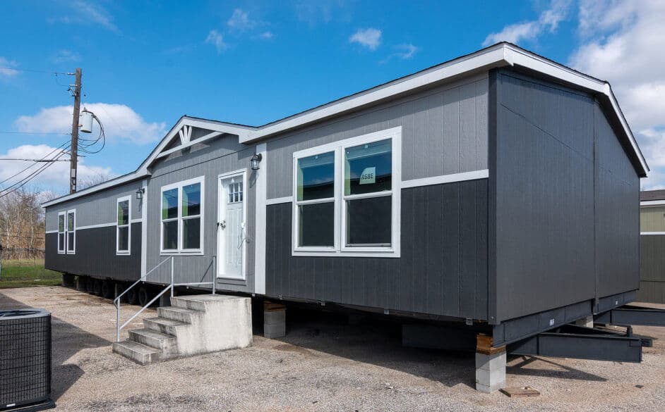 Rose r68e elevation and exterior home features