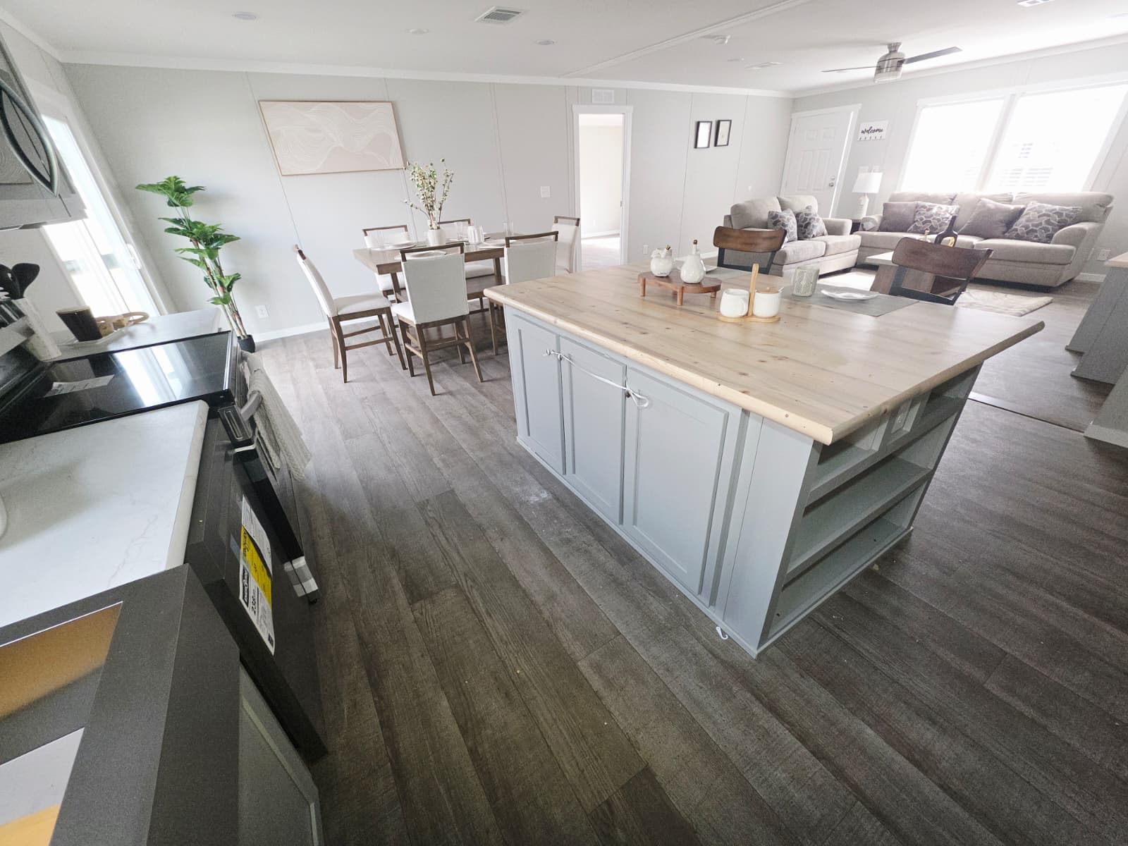 Scorpio 9469  home features