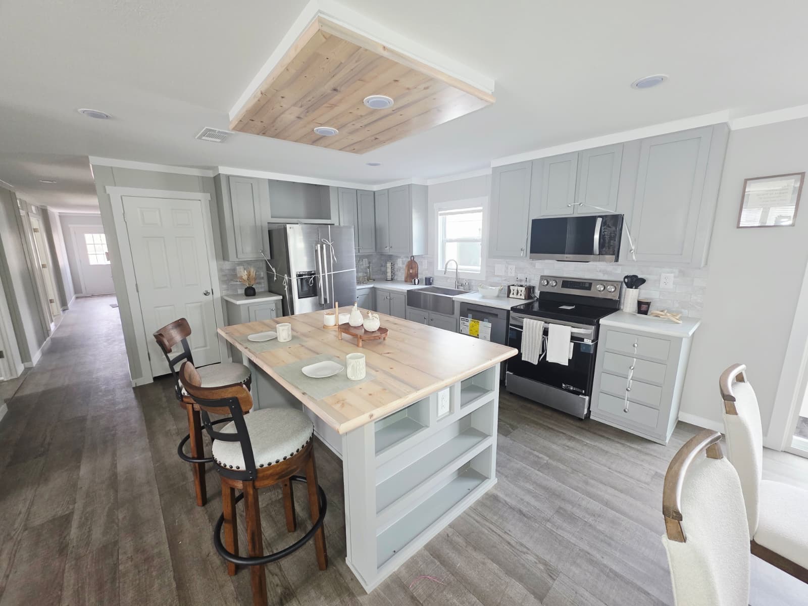 Scorpio 9469  home features