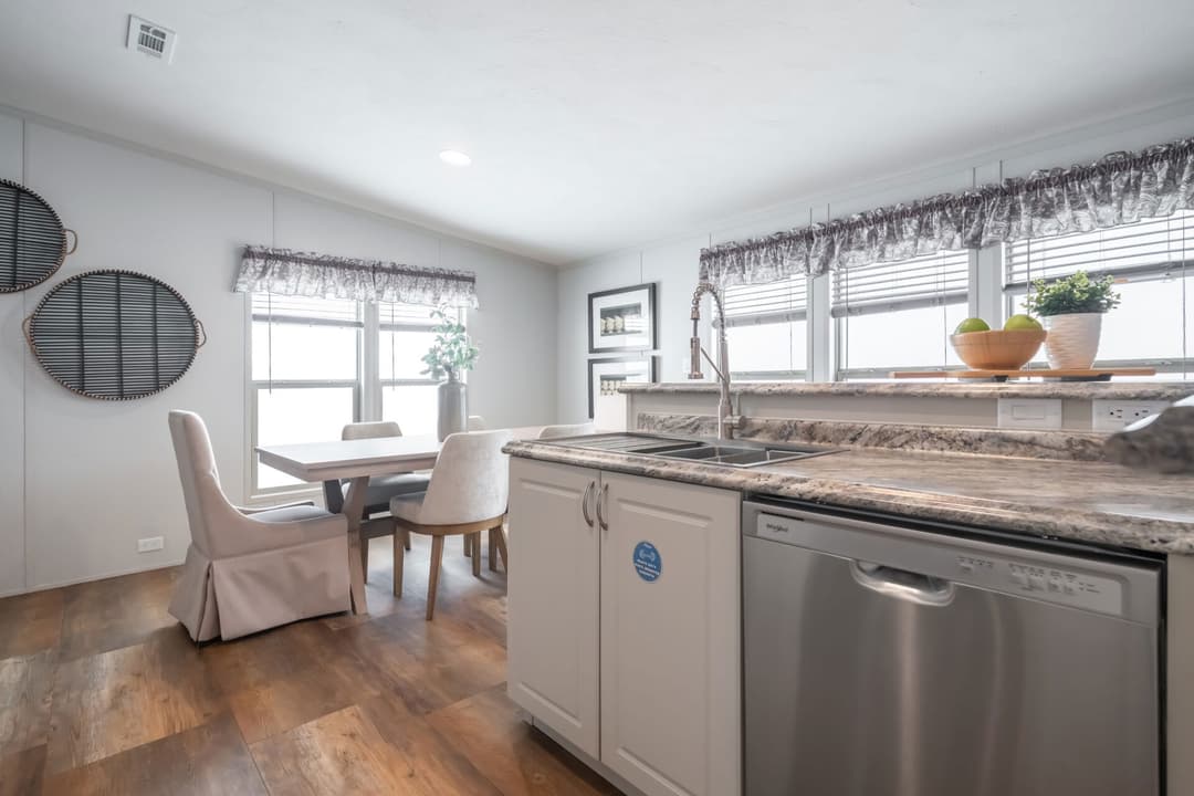 Heritage h-3256-32d kitchen home features