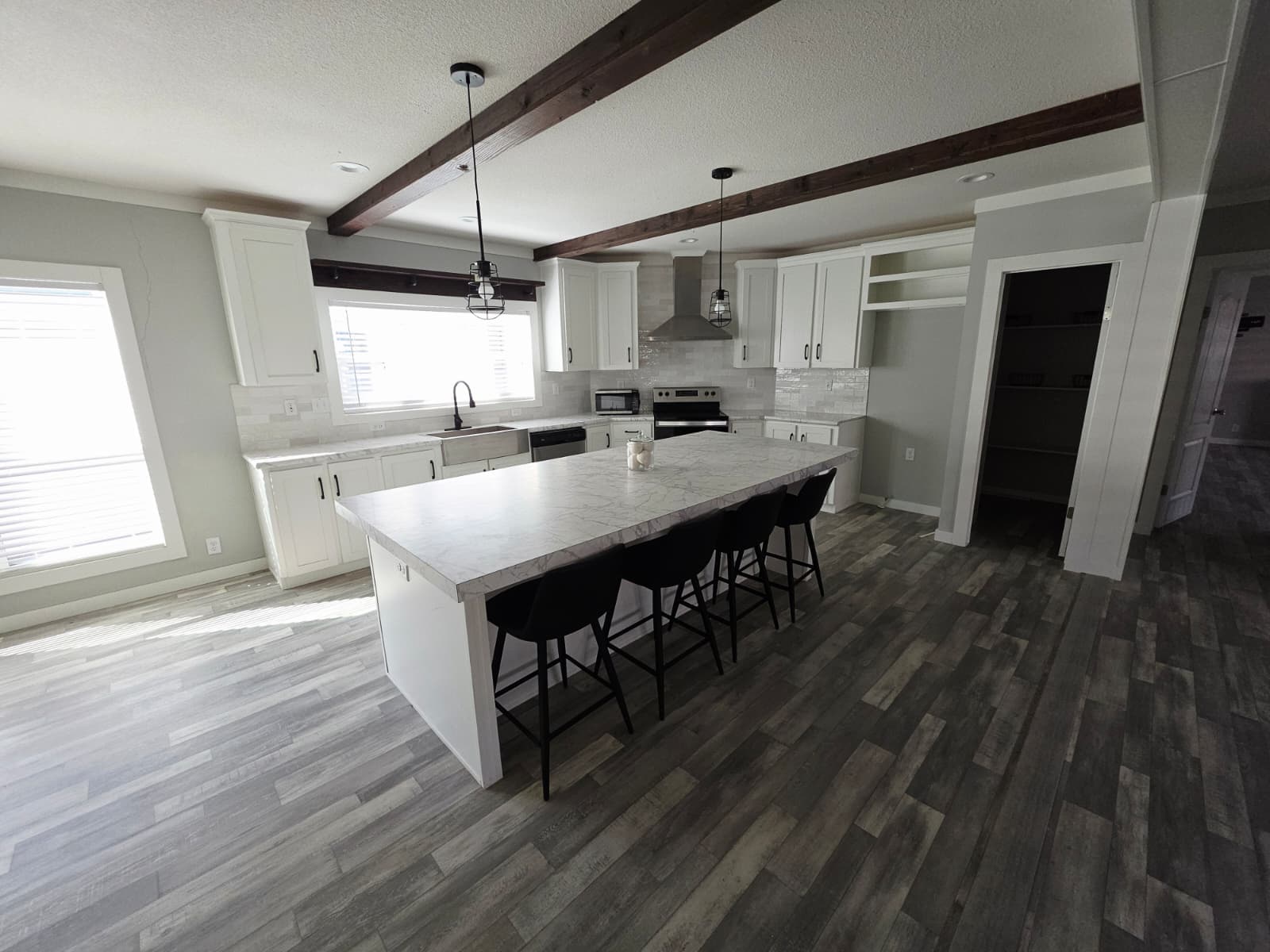 2024 palm harbor - like new!!! (pre-owned) hero home features