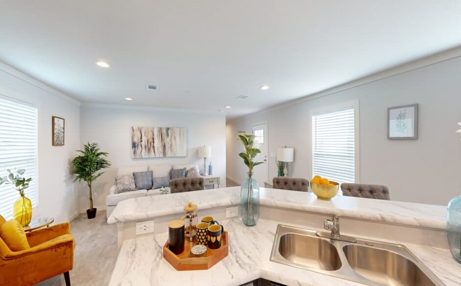 Trilliant 5806 interior home features