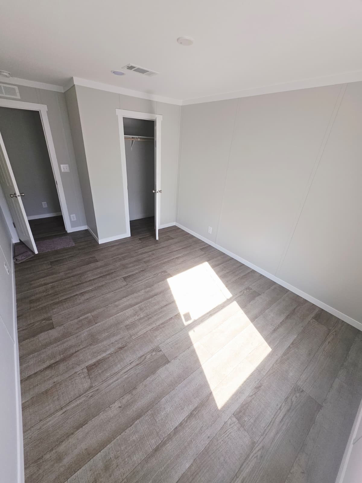 Scorpio 9469  home features