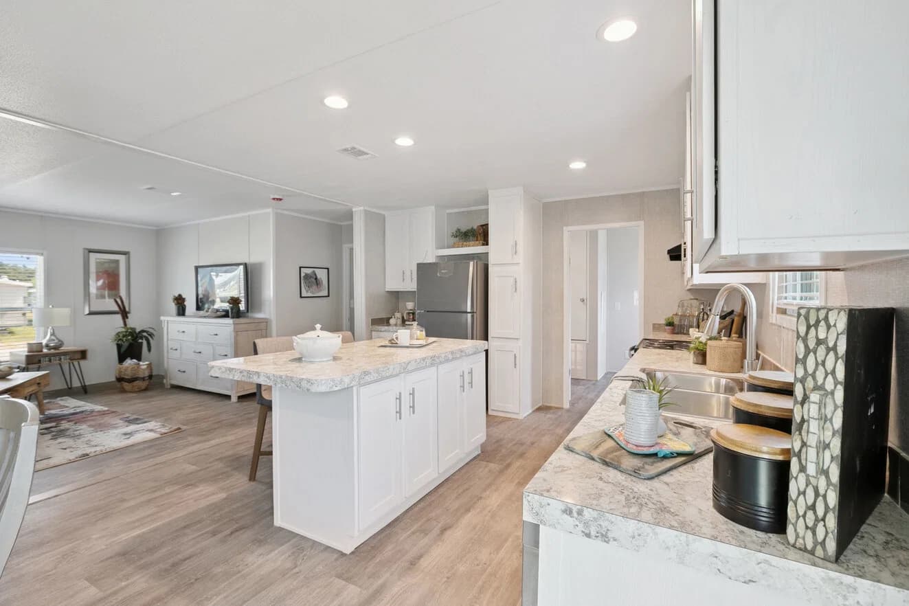 Valuhomes 28724p kitchen home features