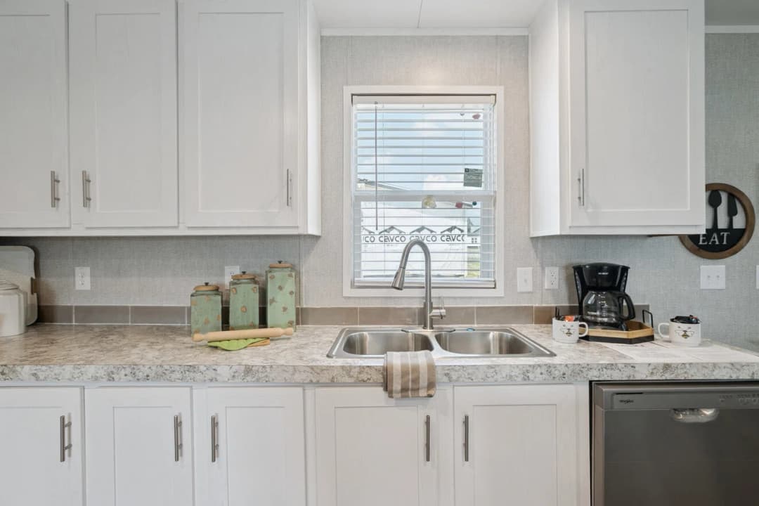Valuhomes 28563p kitchen home features