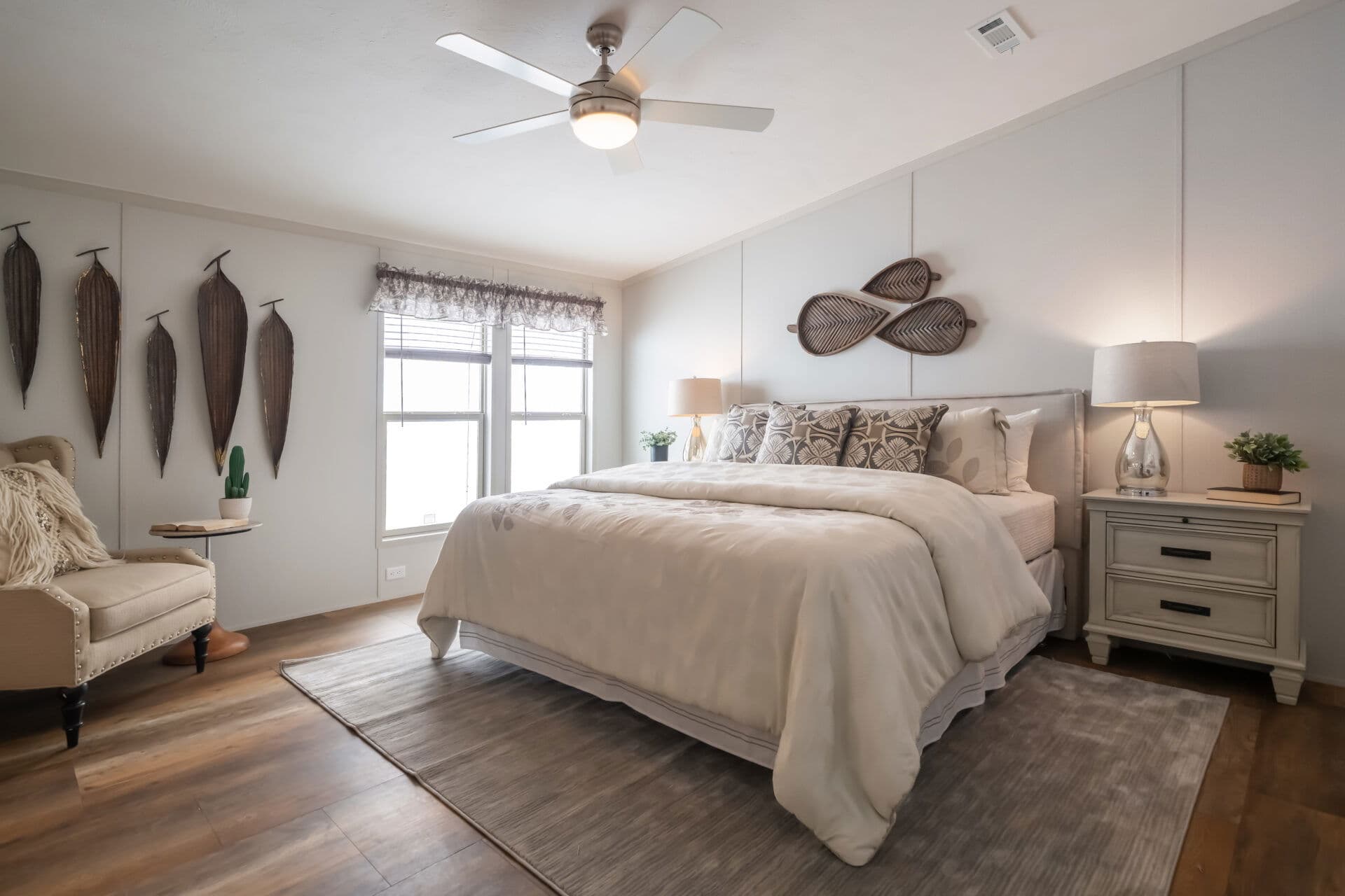 Heritage h-3256-32d bedroom home features