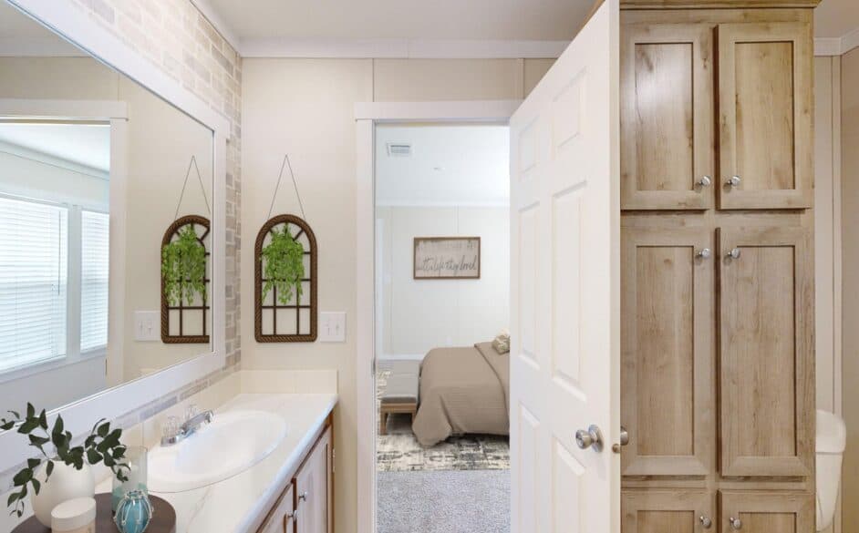 Dusty hollow p56s bathroom home features