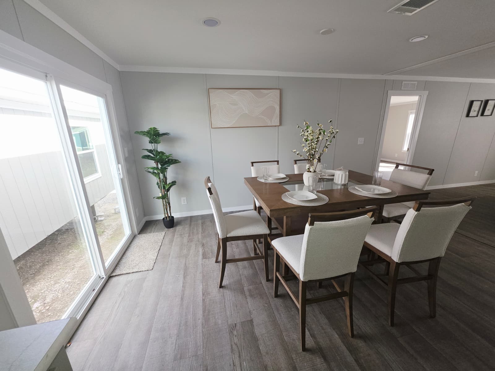 Scorpio 9469  home features