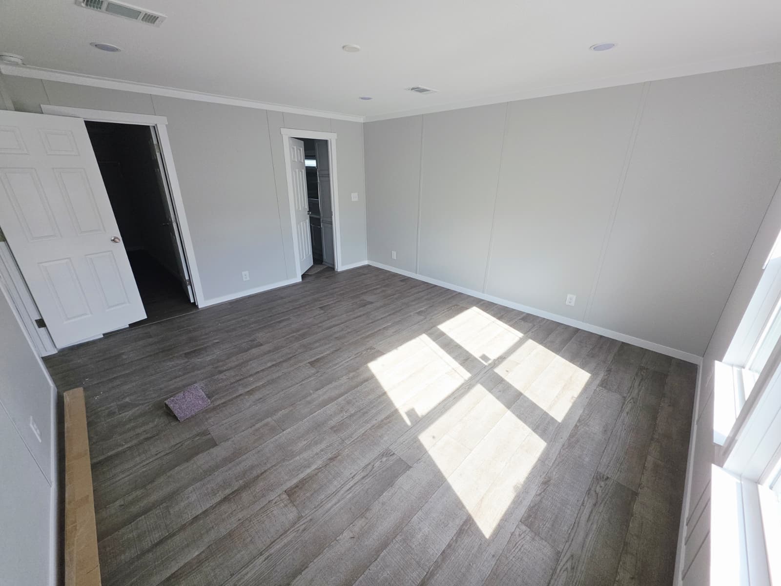 Scorpio 9469  home features