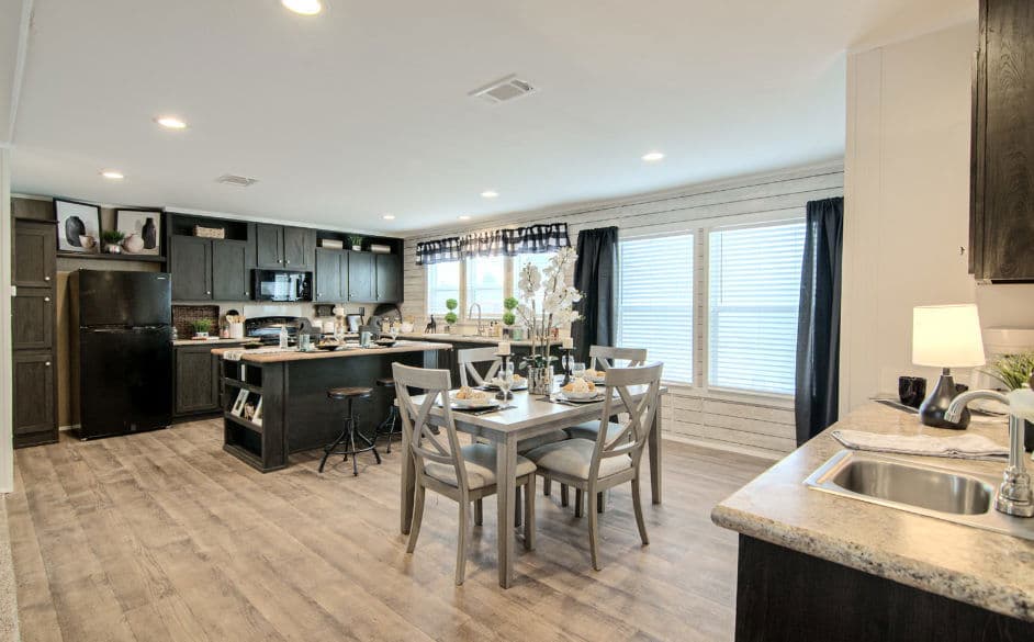 Bandera 3356 interior home features