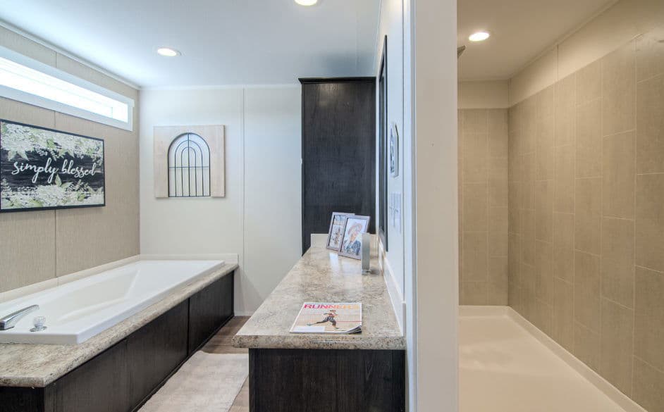 Bandera 3356 bathroom home features