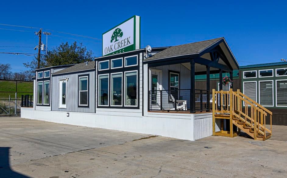 Starling d40ep8 elevation and exterior home features