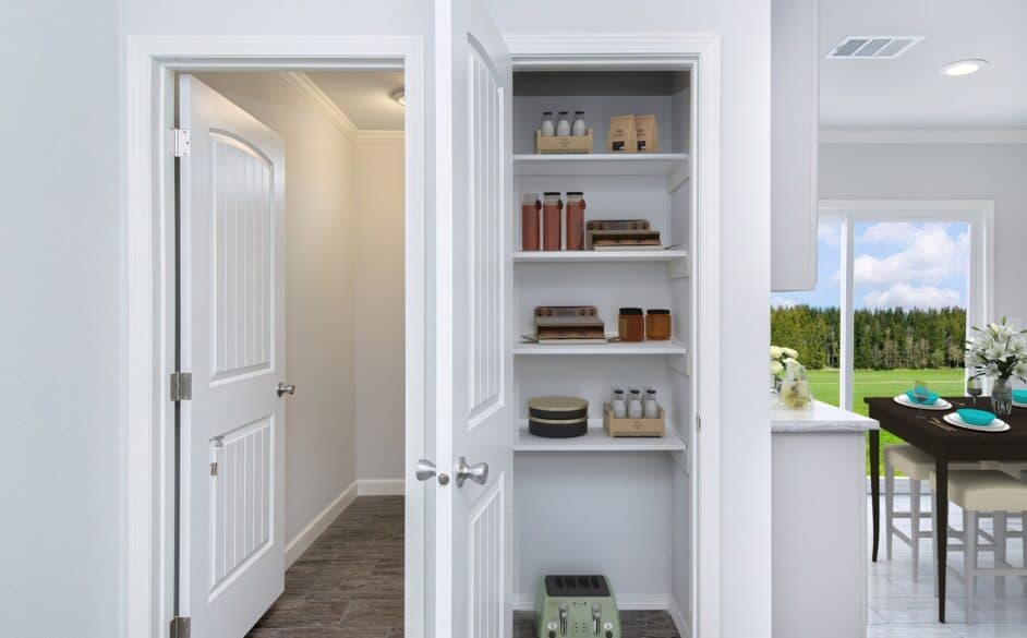 Gold spur 5816 interior home features