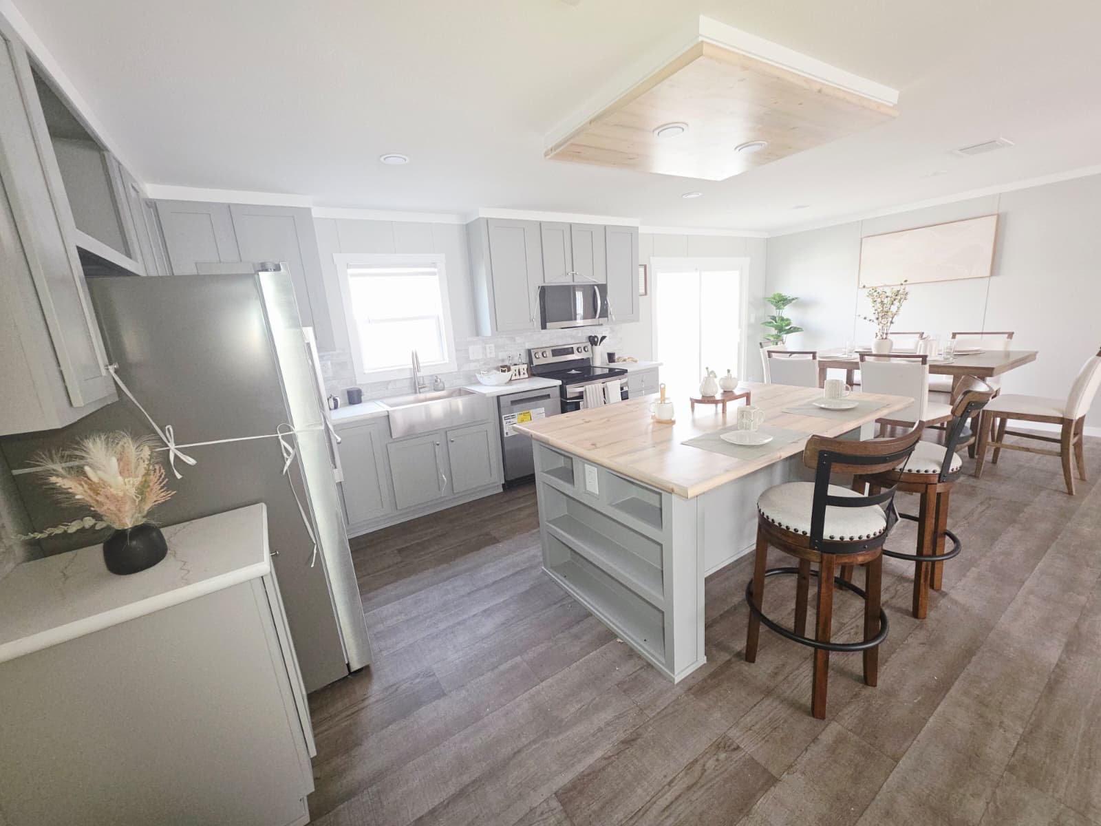 Scorpio 9469  home features