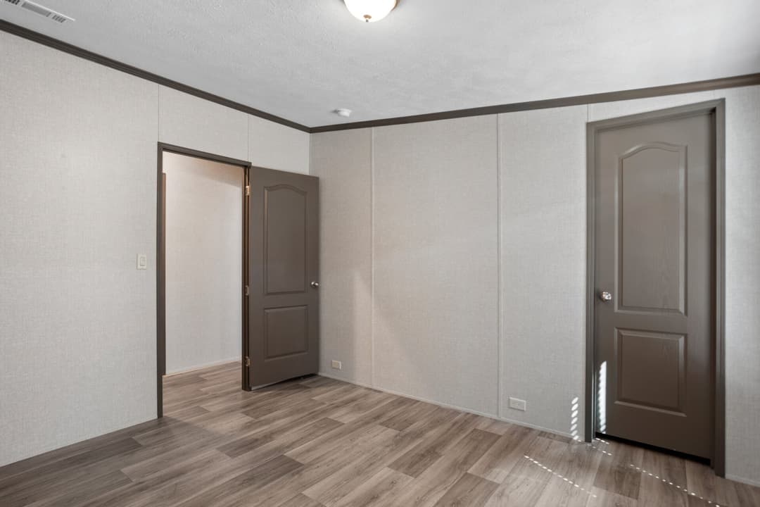 Select s-3252-32d bedroom home features