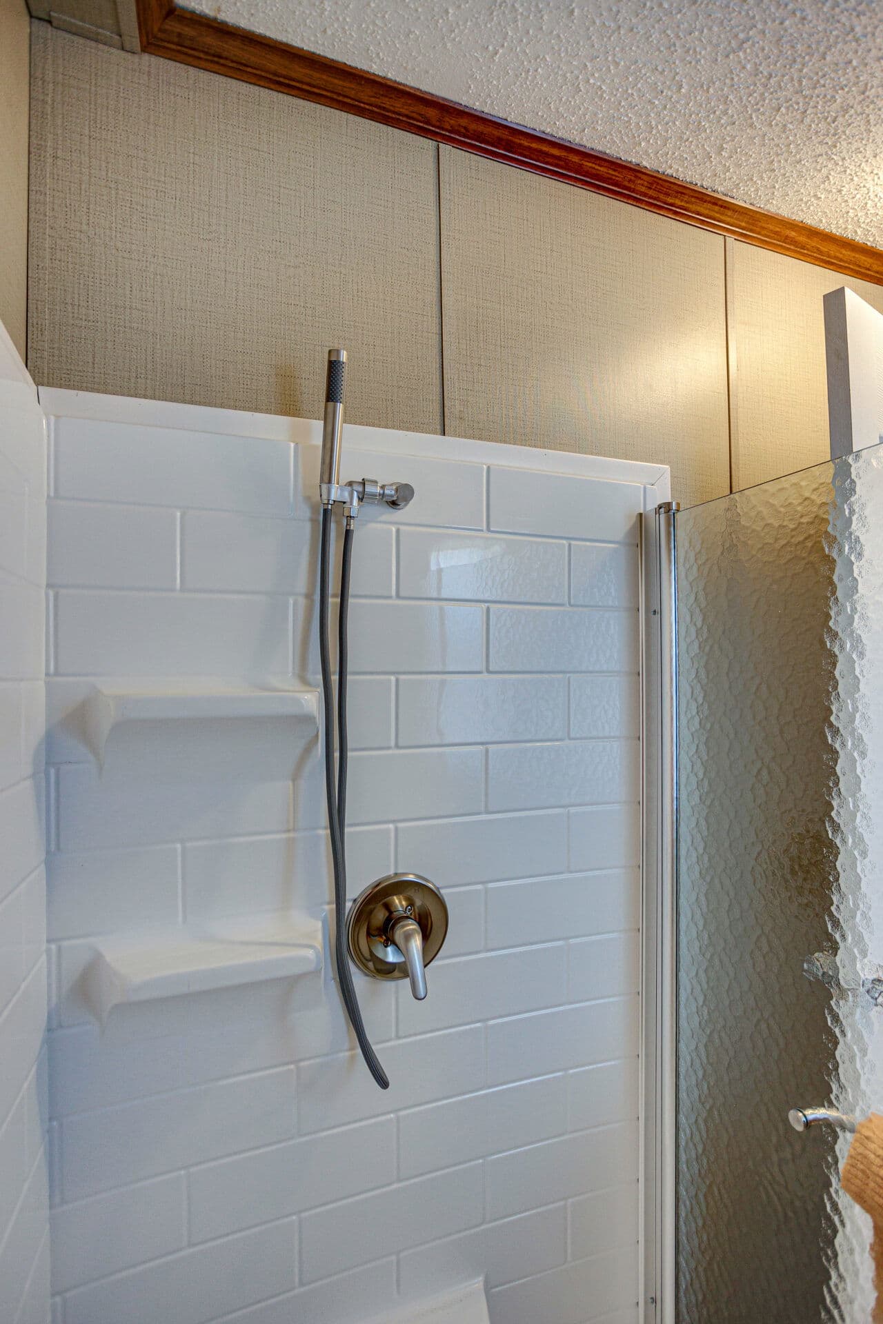 Classic c-1864-22a bathroom home features