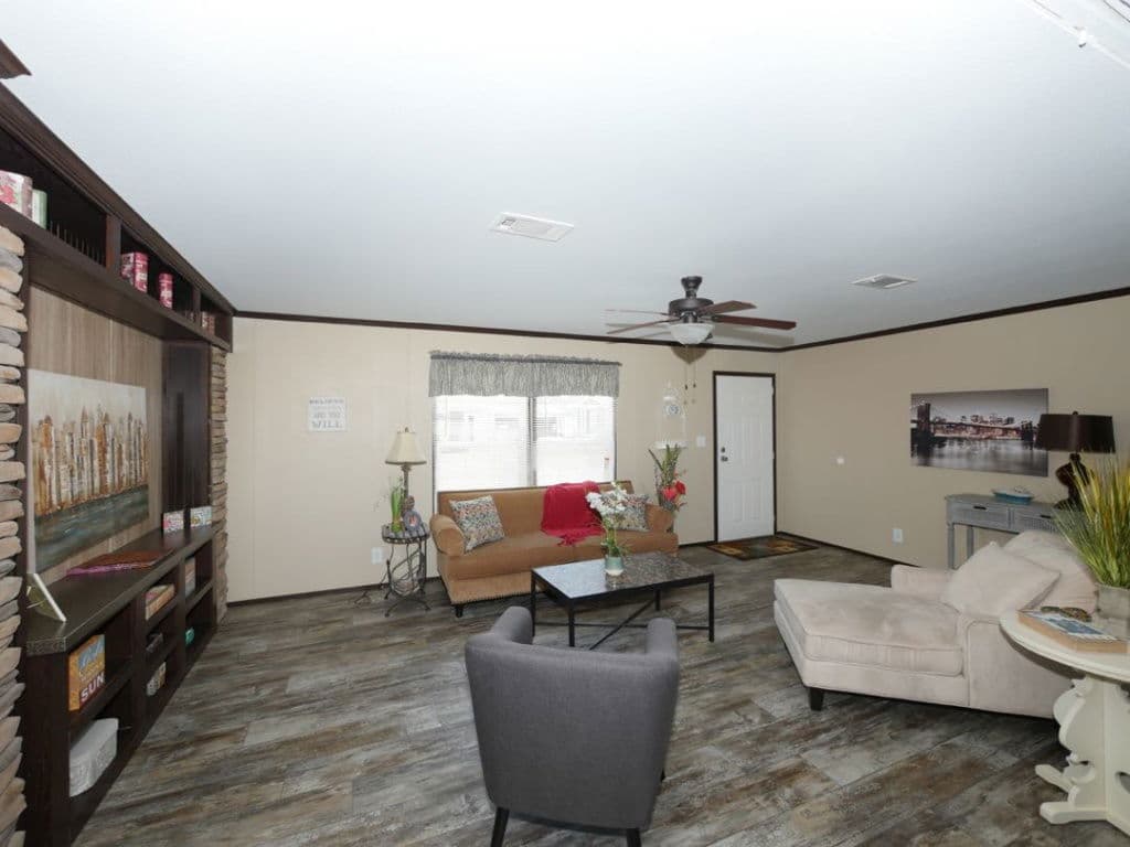 Beebe 2810 interior home features