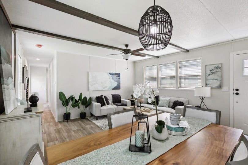 Valor 16763n  interior home features