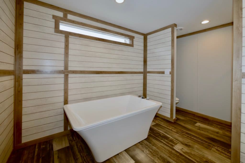 Mariana 9776 bathroom home features