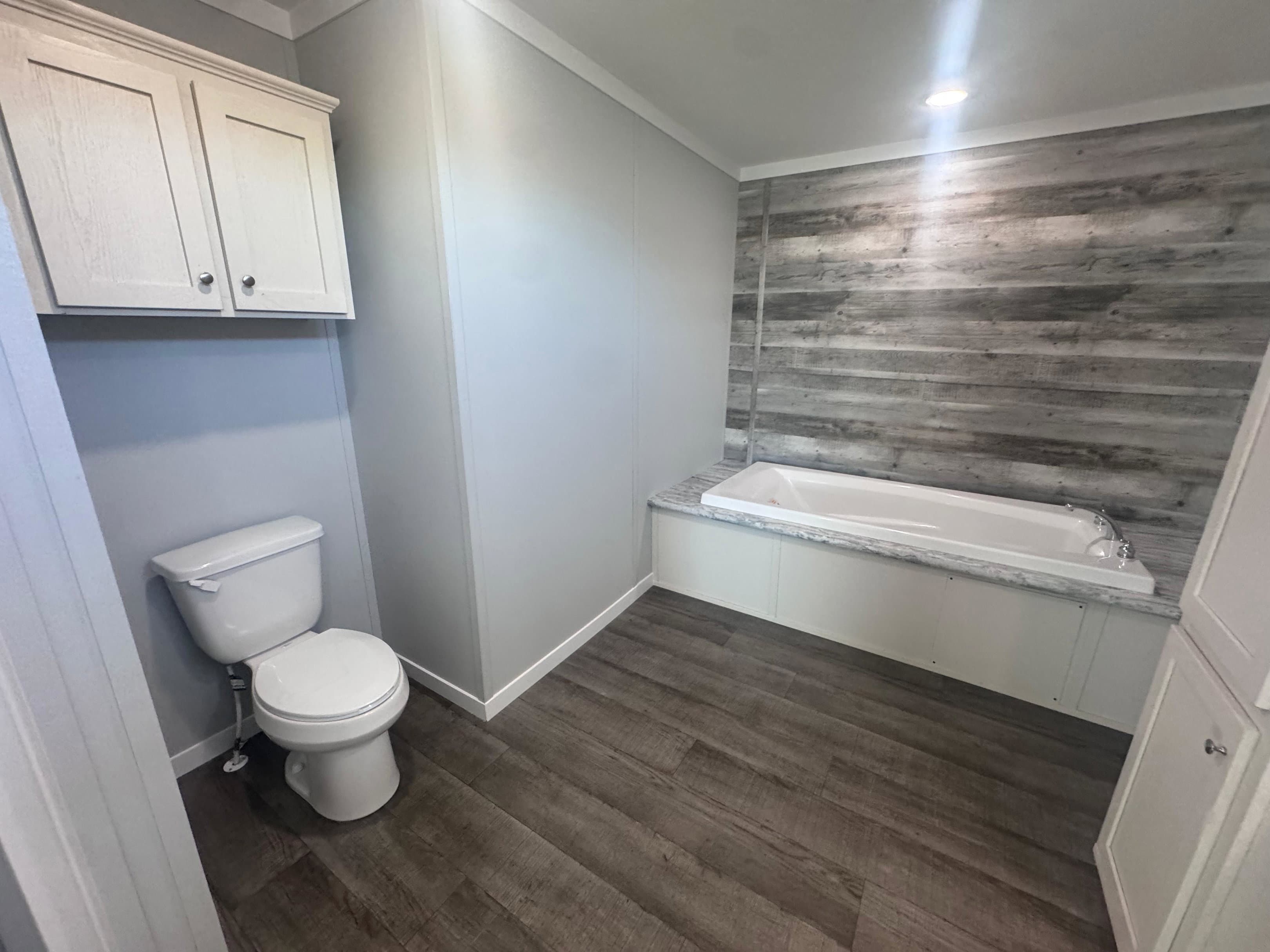 Vela 9456  home features