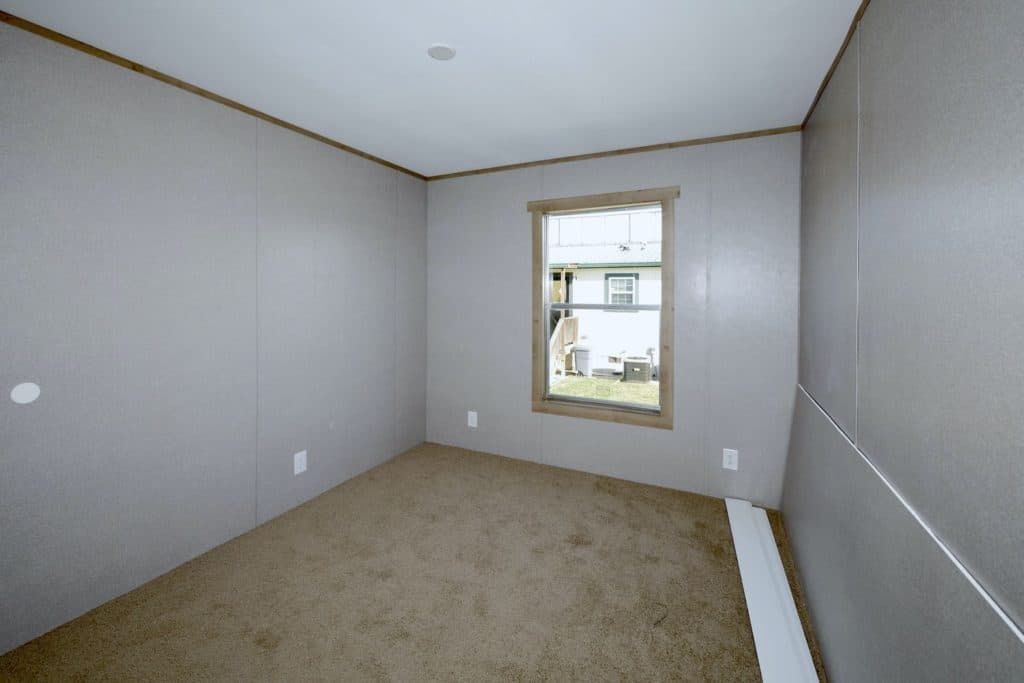 Columbia 9344 bedroom home features