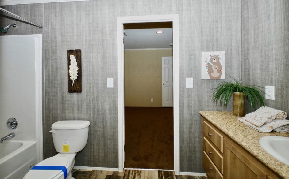 Rifleman 3240 bathroom home features