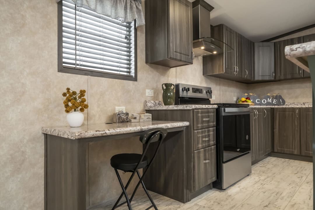 Classic c-3256-42b kitchen home features