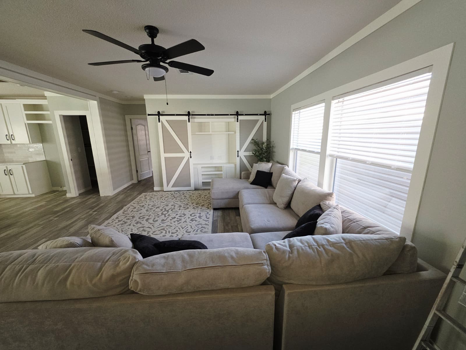 2024 palm harbor - like new!!! (pre-owned)  home features