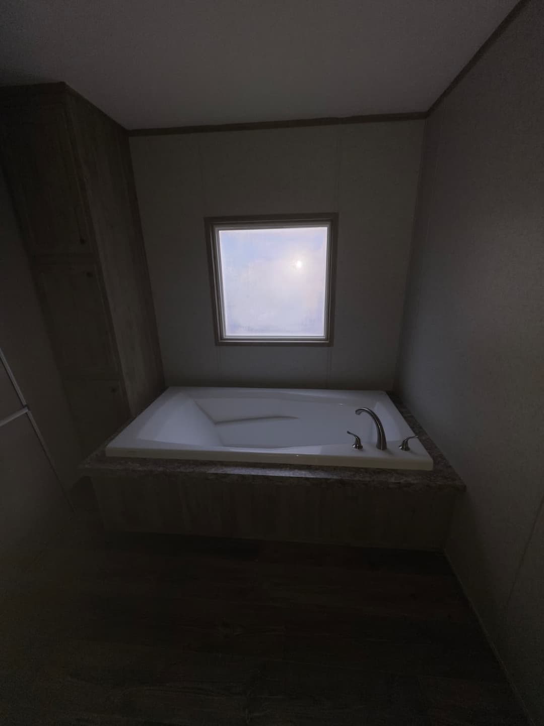 2018 clayton (pre-owned) bathroom home features