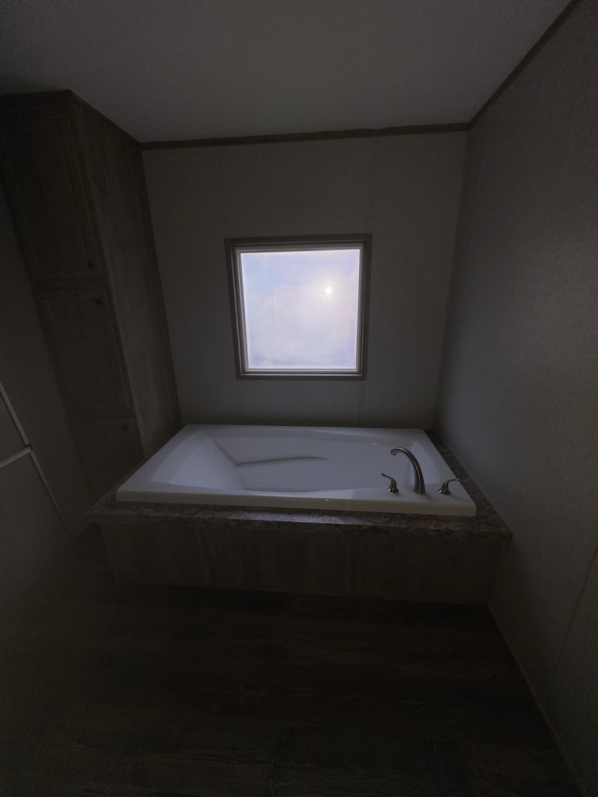 2018 clayton (pre-owned) bathroom home features