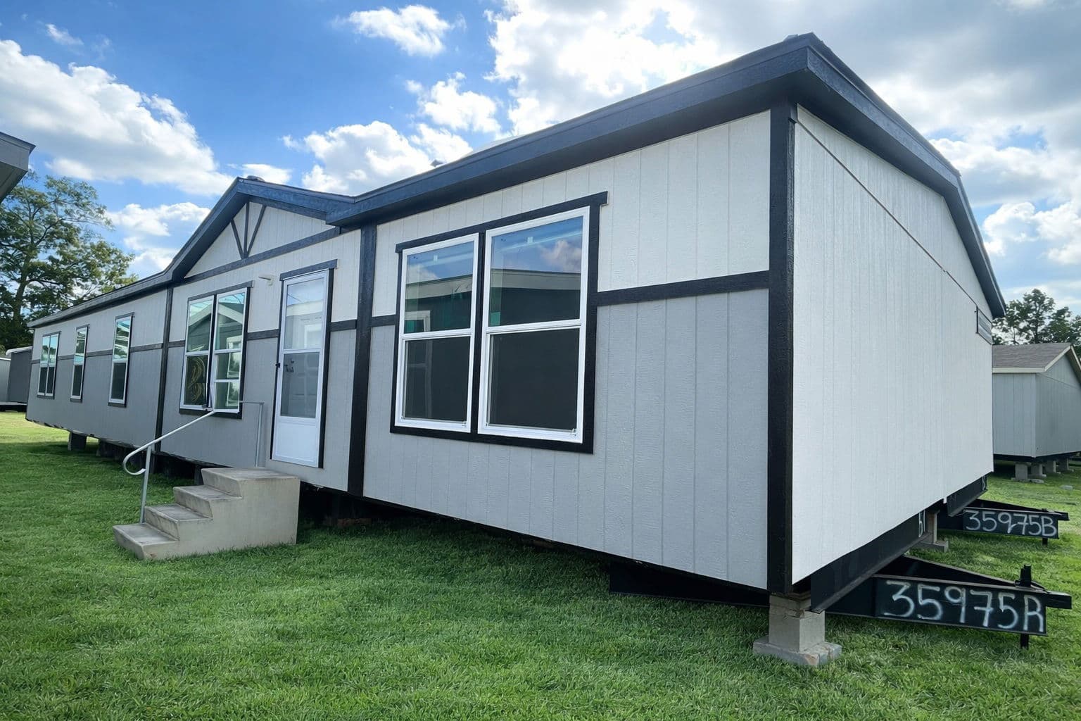 Scorpio 9469  home features