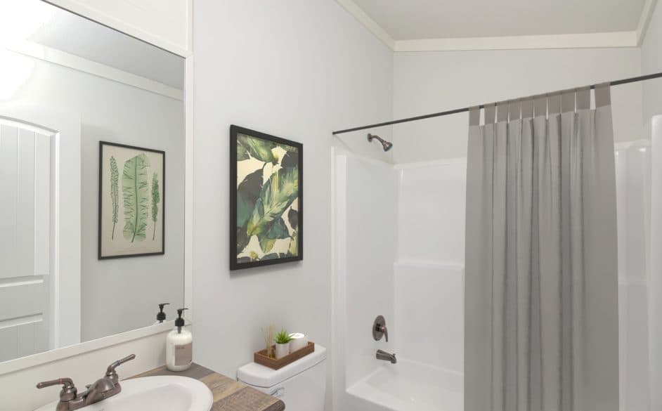 Sapphire 5863 bathroom home features