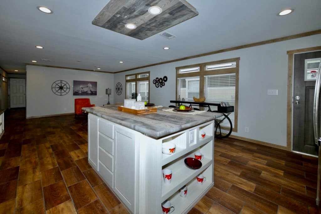 Isabel 9676 kitchen home features