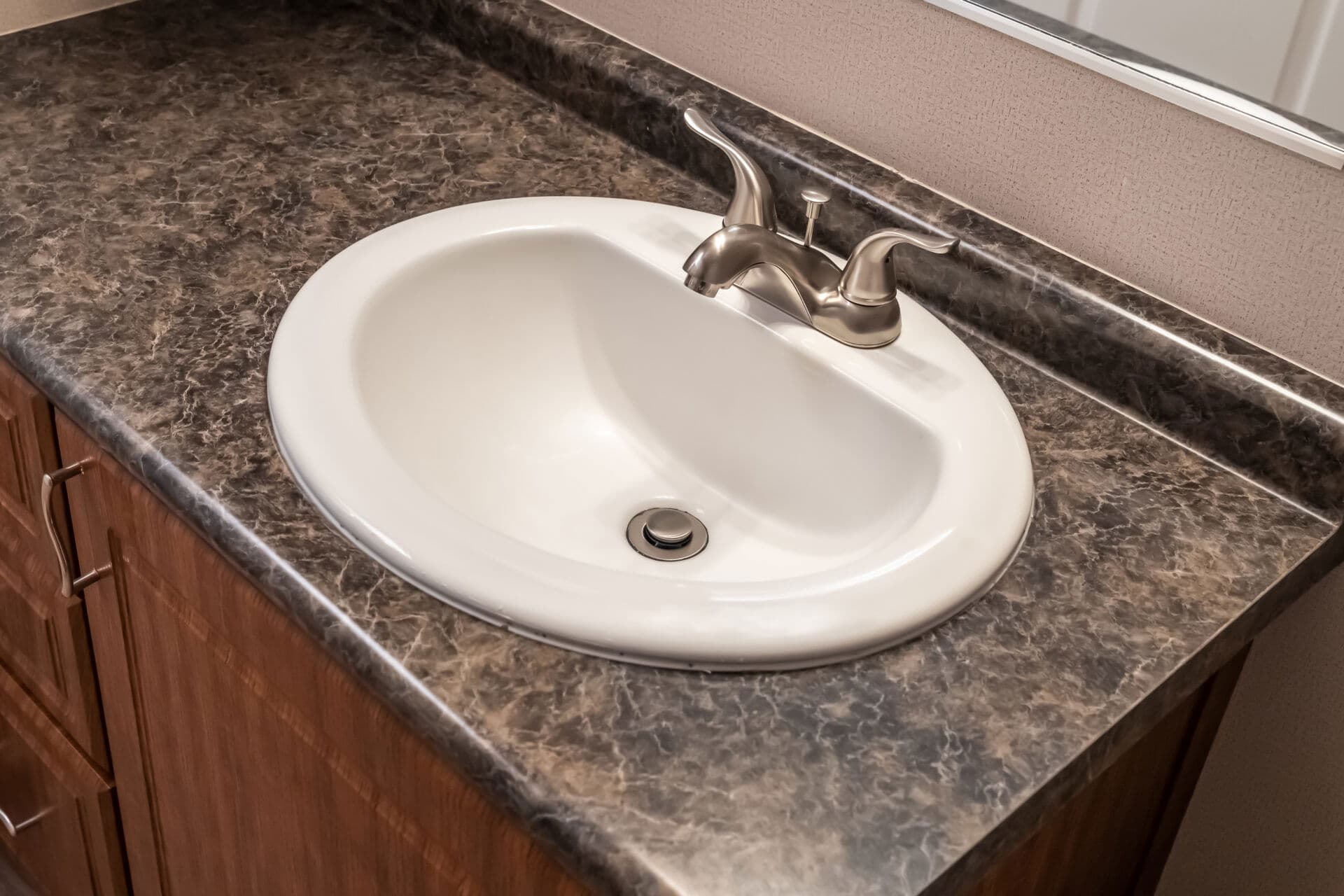 Heritage h-1664-32c bathroom home features