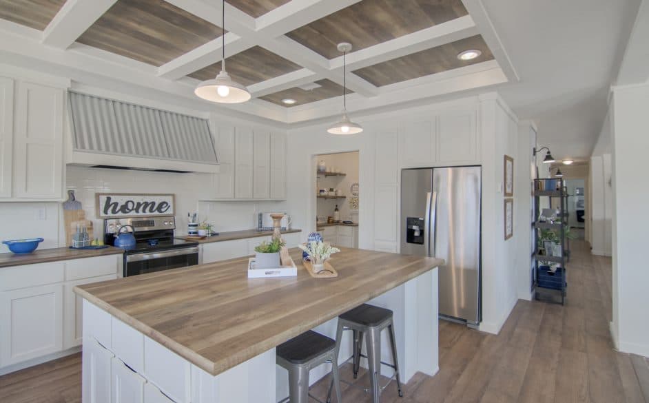 Pearl 6370 kitchen home features