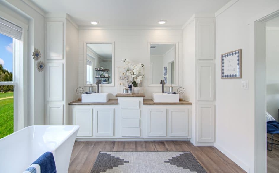 Pearl 6370 bathroom home features