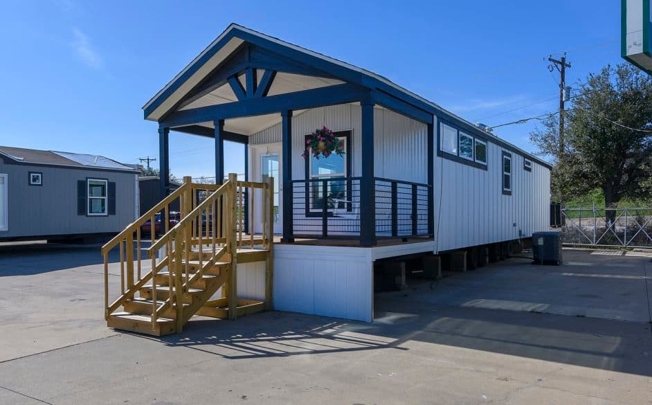 Starling d40ep8 elevation and exterior home features