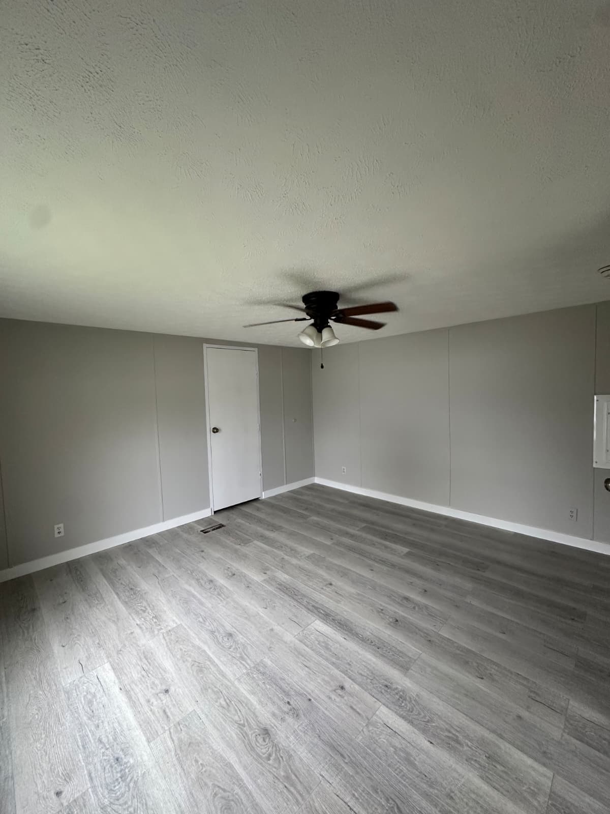 2014, 16x76, set in park, new caney, $6,000 down (pre-owned)  home features