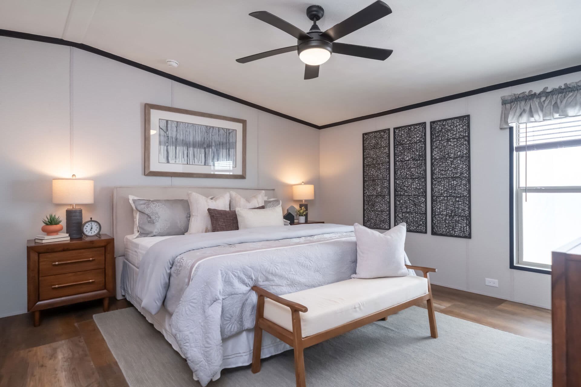 Select s-2468-42a bedroom home features