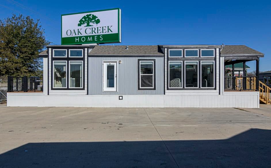 Starling d40ep8 elevation and exterior home features