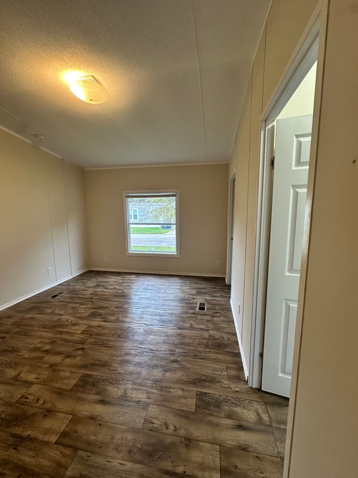 $62,900, owner financing $5,000 down, year 2012, 16x76, set in park - conroe (pre-owned)  home features