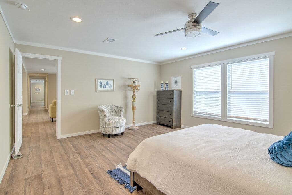 Bella 9876 bedroom home features