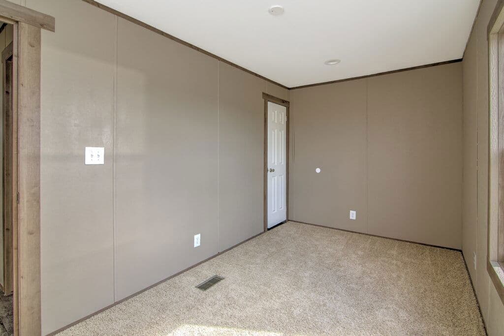 Carina 9270 bedroom home features