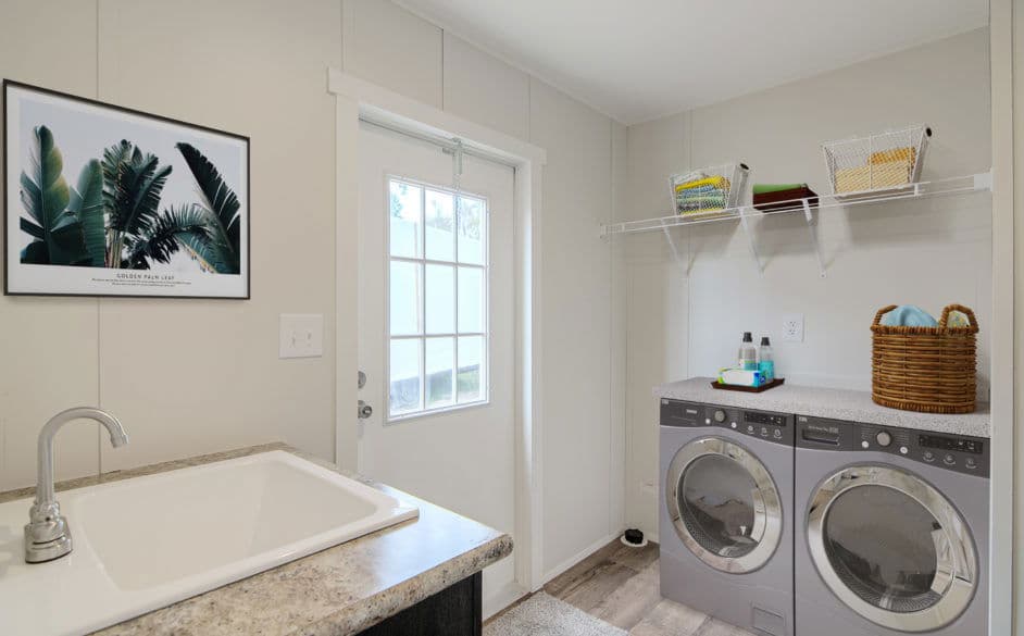 Bandera 3356 bathroom home features