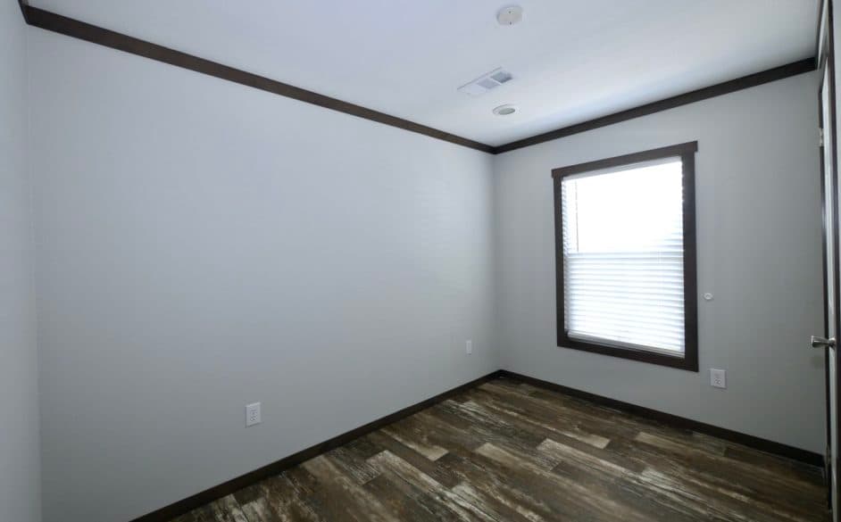 Marquise d72e bedroom home features