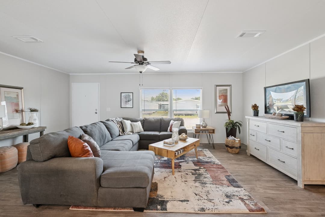 Valuhomes limited 28724p  interior home features