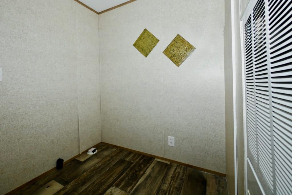 Aries 9166 interior home features