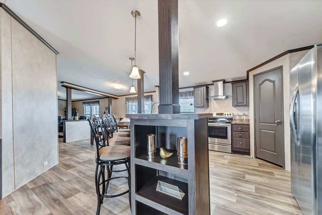 Classic c-3280-42.5b interior home features